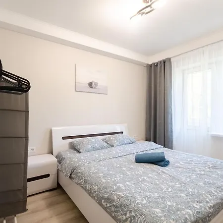 Apartment Artal On Obolonskyi Avenue 16 *