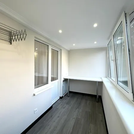 Apartment Artal On Obolonskyi Avenue 16 *